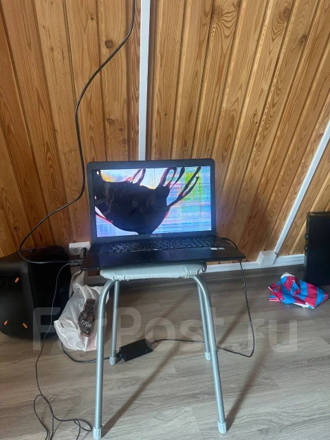 Asus X751L. 17.3", 1,9����, ���� 1 000���, WiFi: 1, Bluetooth: 1, ����������� �� 1��. ����