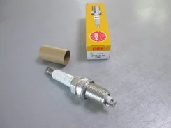 ����� ��������� NGK ZFR5F11 = Denso KJ16CRL11 [2262] 2262 ����