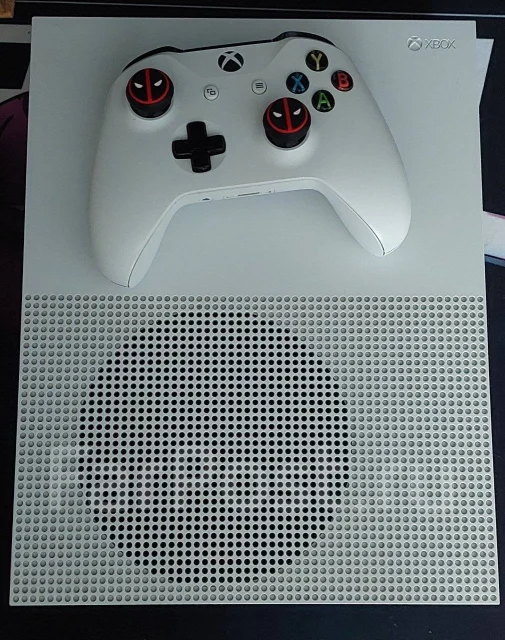 Microsoft Xbox One S ����