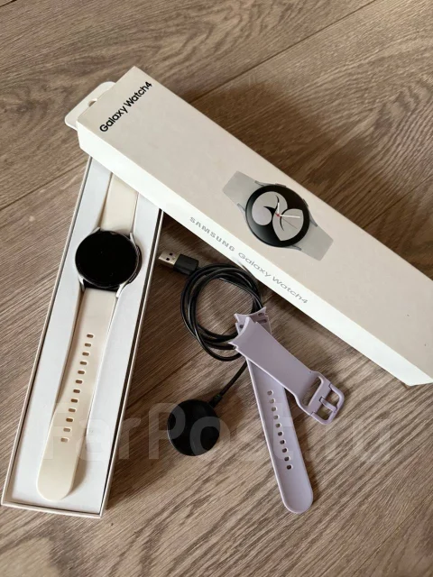 Samsung Galaxy Watch4. GPS, NFC ����