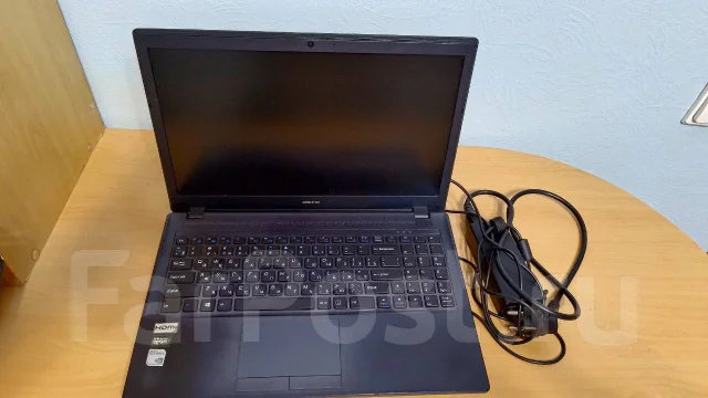 DEXP. 15.6", 2,4����, ��� 8 ��, ���� 240���, WiFi: 1, Bluetooth: 1, ����������� �� 2��. ����