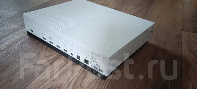 Microsoft Xbox One S ����