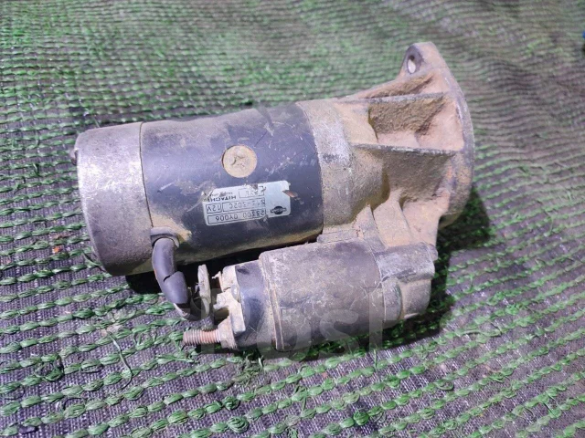 ������� Nissan 233000Y006 ����