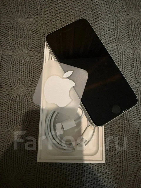 Apple iPhone SE. �/�, 64 ��, ����� ����