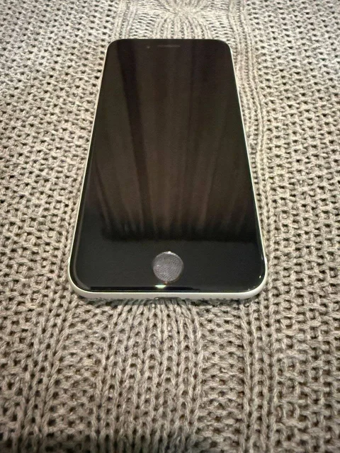Apple iPhone SE. �/�, 64 ��, ����� ����