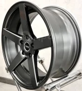 Vossen. 8.5x18", 5x114.3, ET35, �� 67,1���. ����