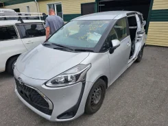 Toyota Sienta ����