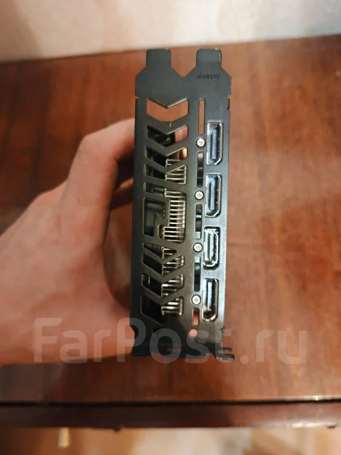 Radeon RX 6600 ����