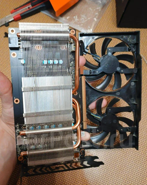 Radeon RX 6600 ����