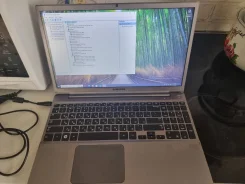 Samsung. 17", 2,7����, ��� 8 ��, ���� 1 000���, WiFi, Bluetooth, ����������� �� 2��. ����