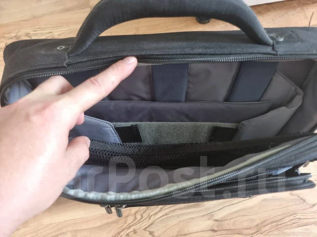 Samsung. 17", 2,7����, ��� 8 ��, ���� 1 000���, WiFi: 1, Bluetooth: 1, ����������� �� 2��. ����