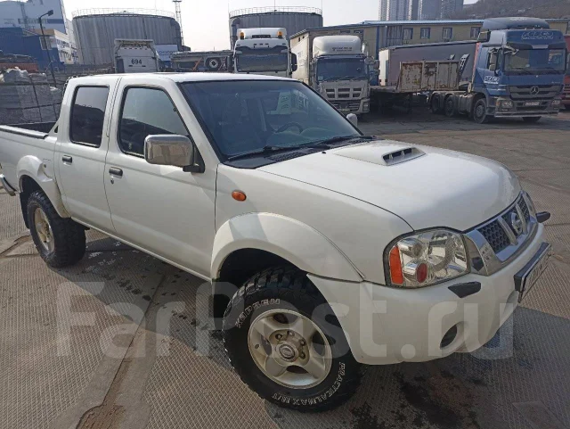 Nissan NP300. ��������, 4wd, 2.5 (133��.�.), ������, 140 000����. �� ����