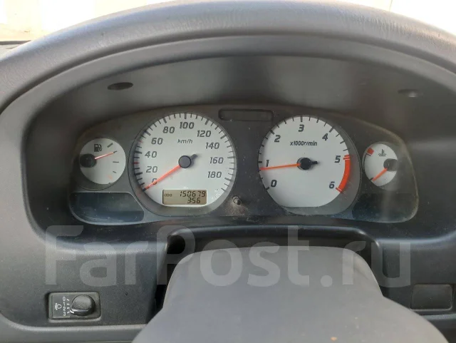 Nissan NP300. ��������, 4wd, 2.5 (133��.�.), ������, 140 000����. �� ����