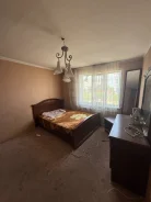 4-���������, ����� ��������� ��������� 32. 5 ����������, ���������, 70,7���.��., 4/5 ���� ����