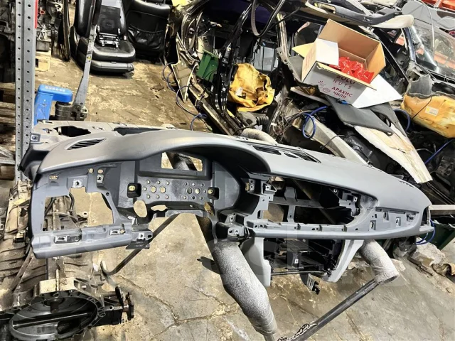 ������� Audi A6 C7 4G1857001AEF1 ����