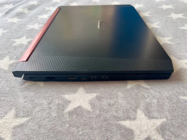 Acer Nitro 5 AN515-43. 15.6", 2,1����, ��� 8 ��, ���� 256���, WiFi: 1, Bluetooth: 1, ����������� �� 5��. ����