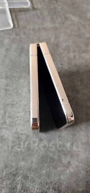 Samsung Galaxy Z Flip4. �����, 512 ��, �������, 3G, 4G LTE, 5G, ����������, NFC ����