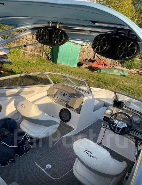Rinker. 2014 ���, ����� 6,4��., ��������� ������������, 260��.�., ������ ����