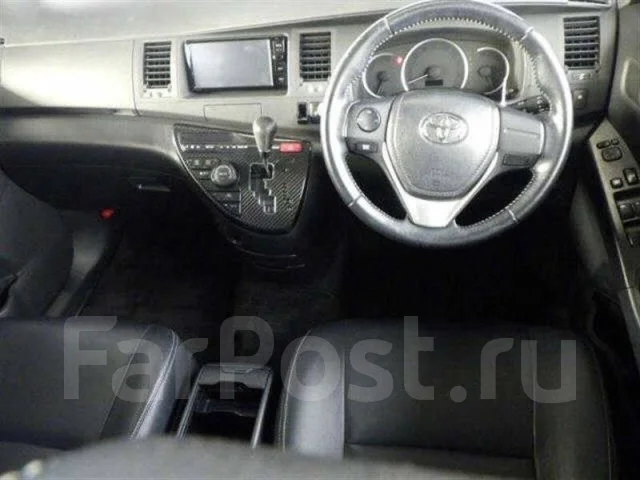 Toyota Isis. ��������, ��������, 1.8 (144��.�.), ������, 150 000����. �� ����