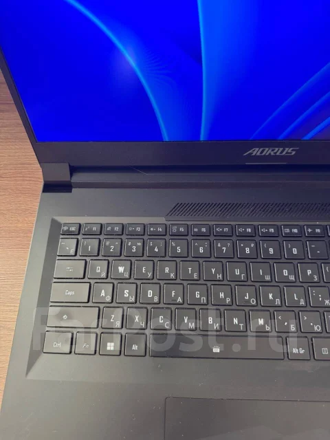 Gigabyte Aorus 17X. 17.3", 5,6����, ��� 16 ��, ���� 1 000���, WiFi: 1, Bluetooth: 1, ����������� �� 4��. ����