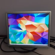Samsung. 17", ���������� �� (LCD, LED, QLED) ����