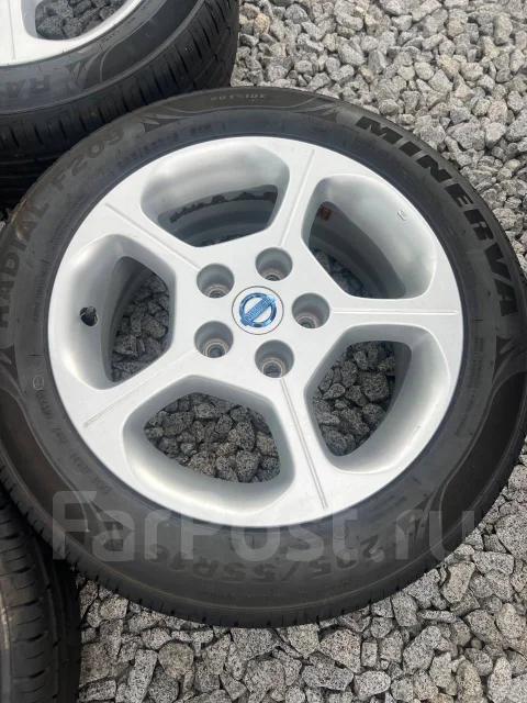 Nissan. 6.5x16", 5x114.3, ET40 ����