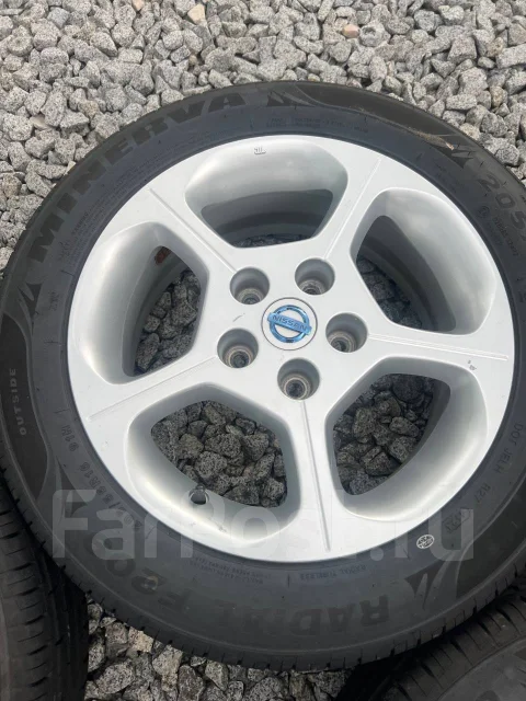 Nissan. 6.5x16", 5x114.3, ET40 ����