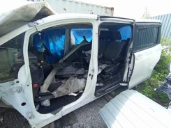 Toyota Voxy. DBAZRR80G, 3ZRFAE ����