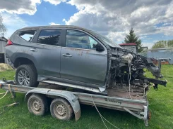 Mitsubishi Pajero Sport ����