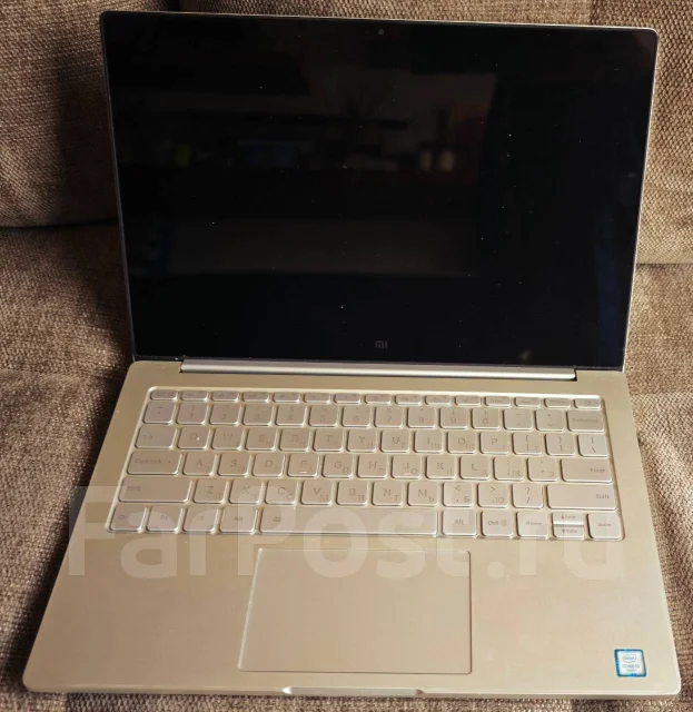 Xiaomi Mi Notebook Air. 13.3", 2,7����, ��� 8 ��, ���� 256���, WiFi: 1, Bluetooth: 1 ����