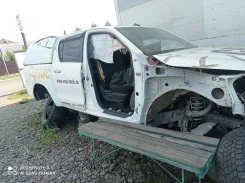 Toyota Hilux ����