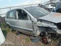 Ford Fusion ����