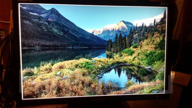 Samsung. 24", ���������� �� (LCD, LED, QLED) ����