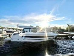 Jeanneau. 2025 ���, ����� 11,9��., ��������� ������������, 540��.�., ������ ����