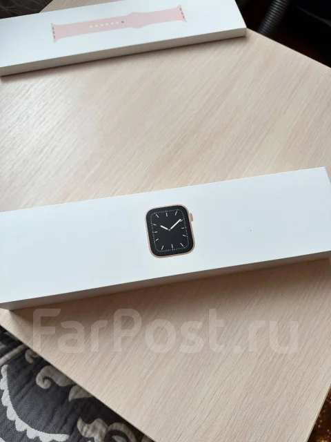 Apple Watch Series 5. GPS, NFC ����