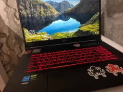 MSI Katana GF76. 17.3", 144����, ��� 8 ��, ���� 256���, WiFi: 1, Bluetooth: 1, ����������� �� 12��. ����