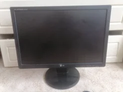 LG. 19", ���������� �� (LCD, LED, QLED) ����