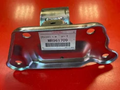 ������� ��������� Mitsubishi MR961709 MR961709 ����