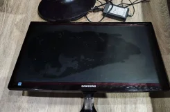 Samsung. 21.5", ���������� �� (LCD, LED, QLED) ����