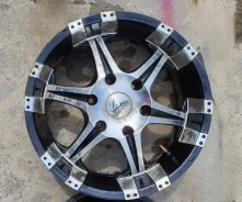 Veloche. 8.0x17", 6x139.7, ET20 ����