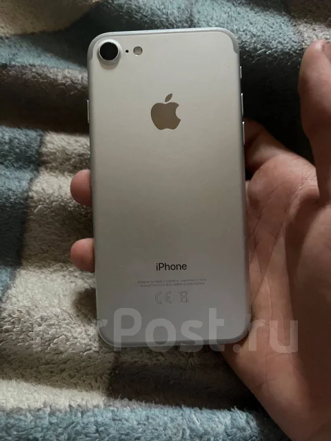 Apple iPhone 7. �/�, 32 ��, �����, 4G LTE ����