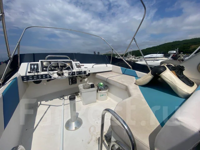 Bayliner. 1991 ���, ����� 10��., ��������� ������������, 300��.�., ������ ����