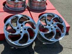 Lucky Star. 7.0x17", 4x100, ET40, �� 73���. ����