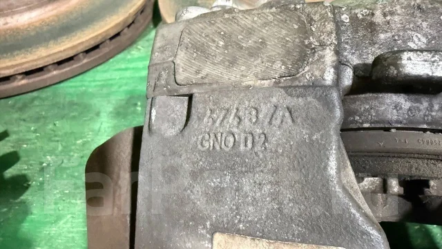 �������� � ������� Audi A5 8K0615124B ����