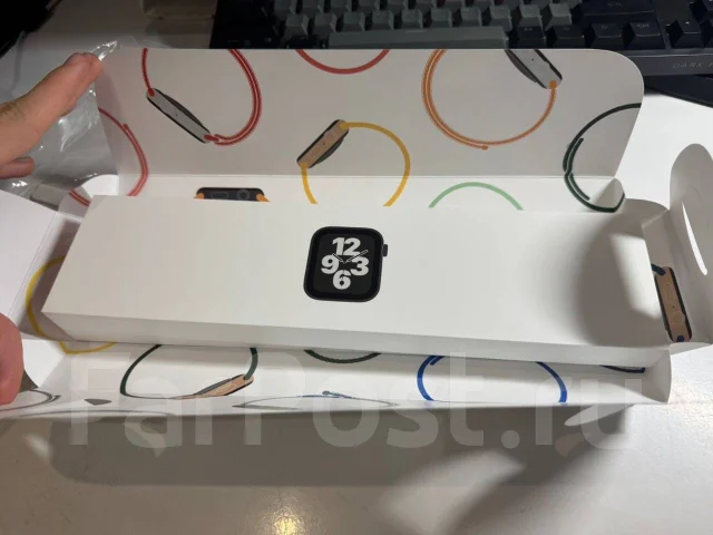 Apple Watch SE. GPS, NFC ����