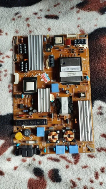 Samsung UE40D5000. LED ����
