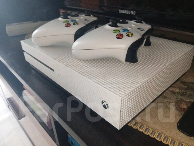Microsoft Xbox One S ����