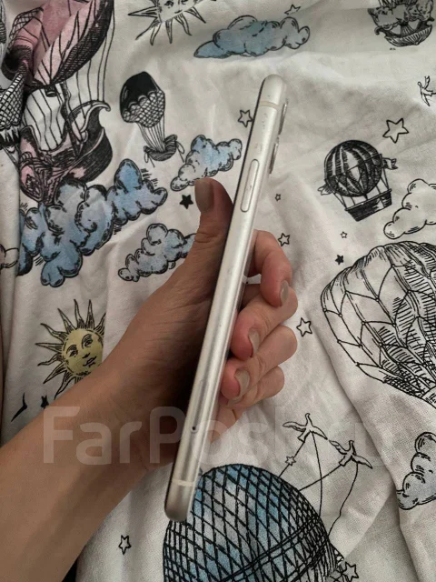 Apple iPhone 11. �/�, 64 ��, �����, 4G LTE ����