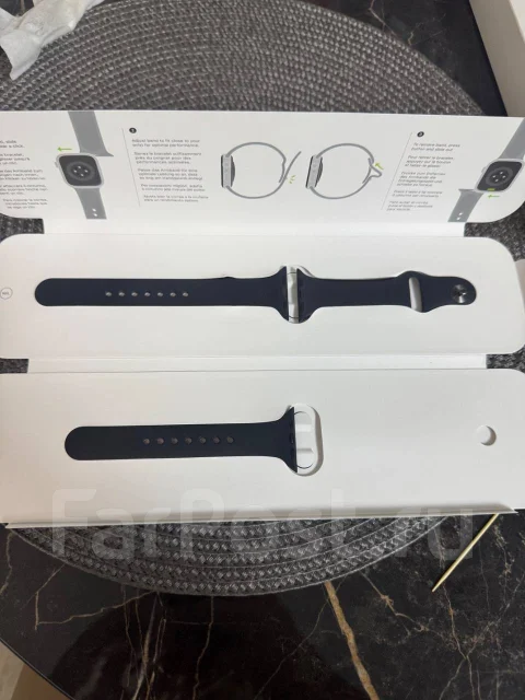 Apple Watch SE. GPS, NFC, IP67, IP68 ����