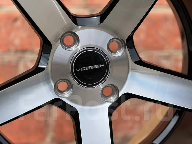 Vossen. 8.0x16", 4x100, ET28, �� 73,1���. ����